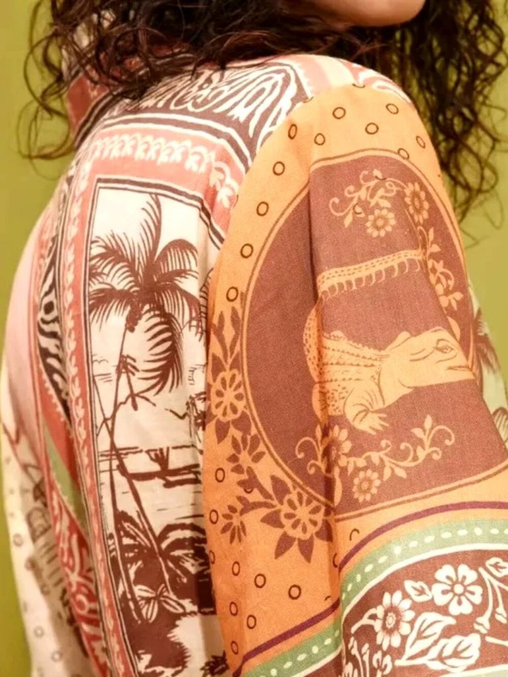 ✨NEW! Luxury CALYPSO St Barth Farm Rio Print Rayon Silk Button up Shirt Top $379 - Picture 2 of 10